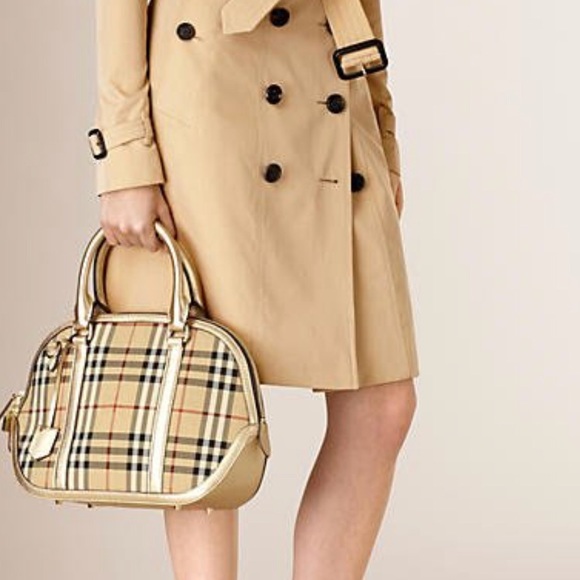 Burberry Horseferry Check and Leather Cluth - Picture 3 of 4